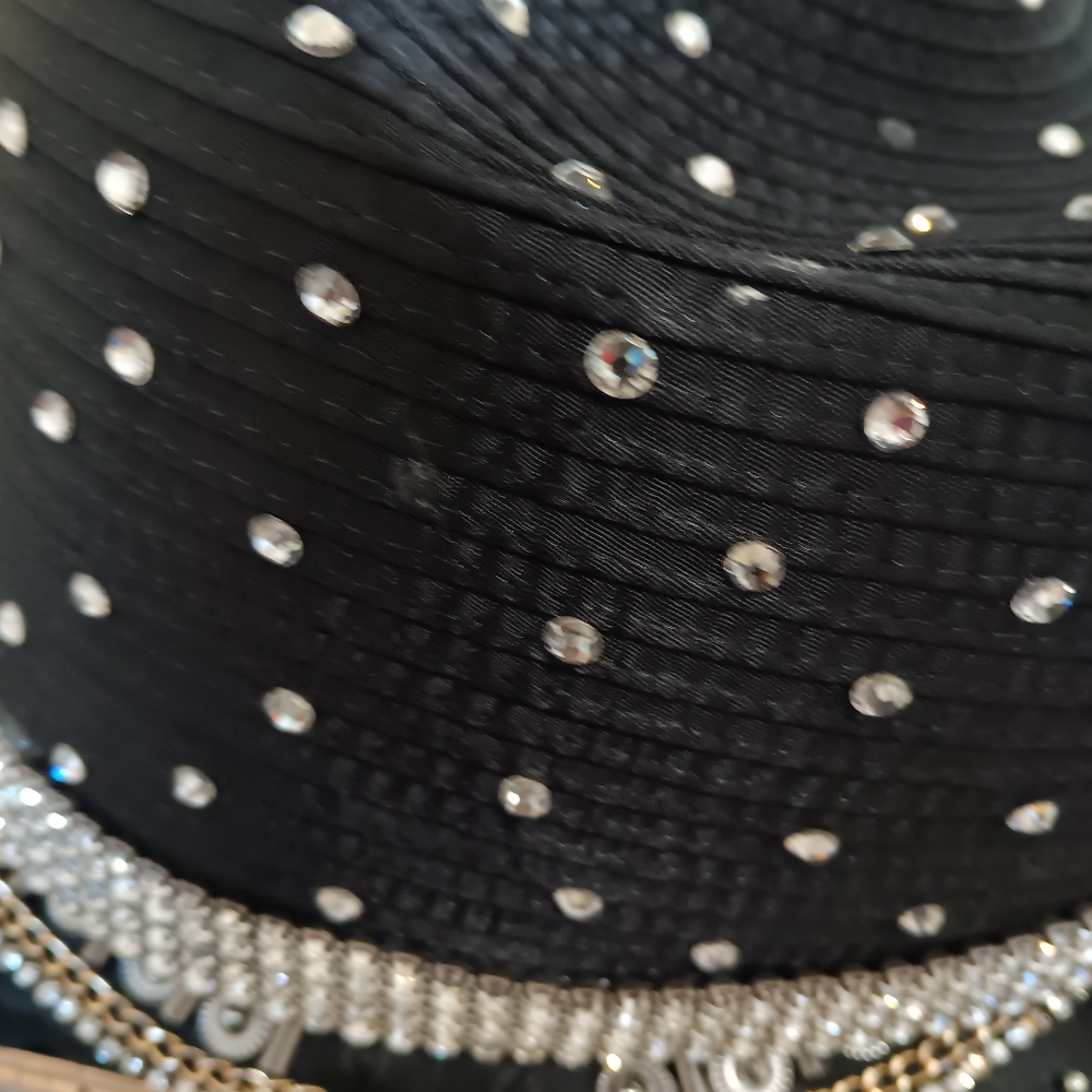 HAT nàvy blue and white